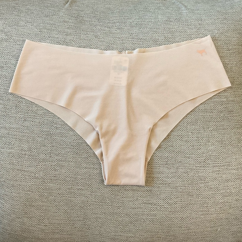 PINK Victoria's Secret Seamless Cheekster Panty in Light Blush M